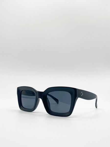 Oversized black sunglasses