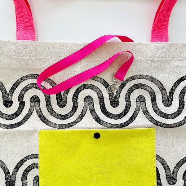 Black Wiggle tote bag