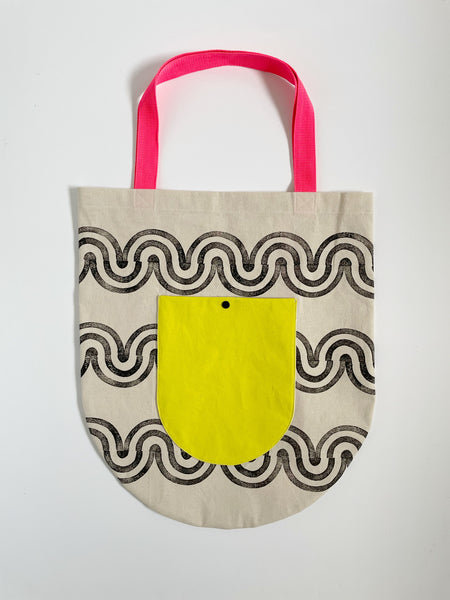 Black Wiggle tote bag