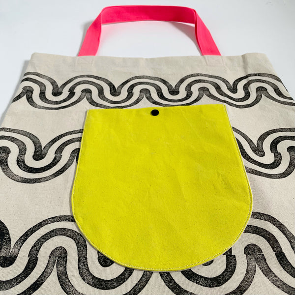 Black Wiggle tote bag