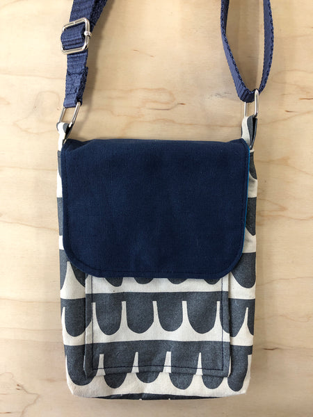 Black scallop pattern screen printed small phone cross body bag