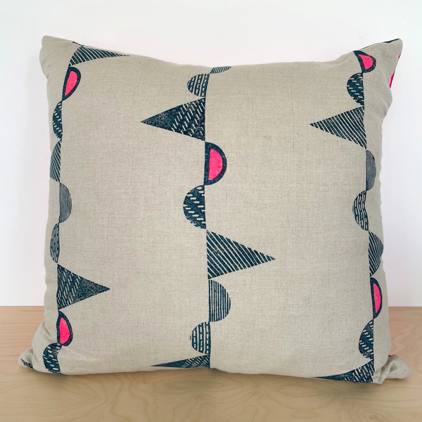Pink & navy geometric cushion cover 50x50cm