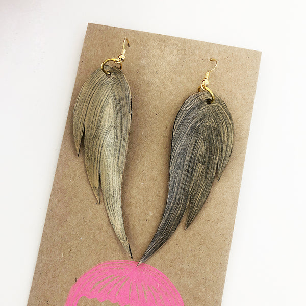 Small wing earrings