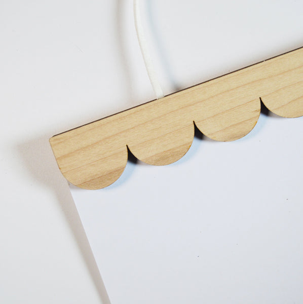 A3 Scallop American Maple Magnetic Picture Hanger