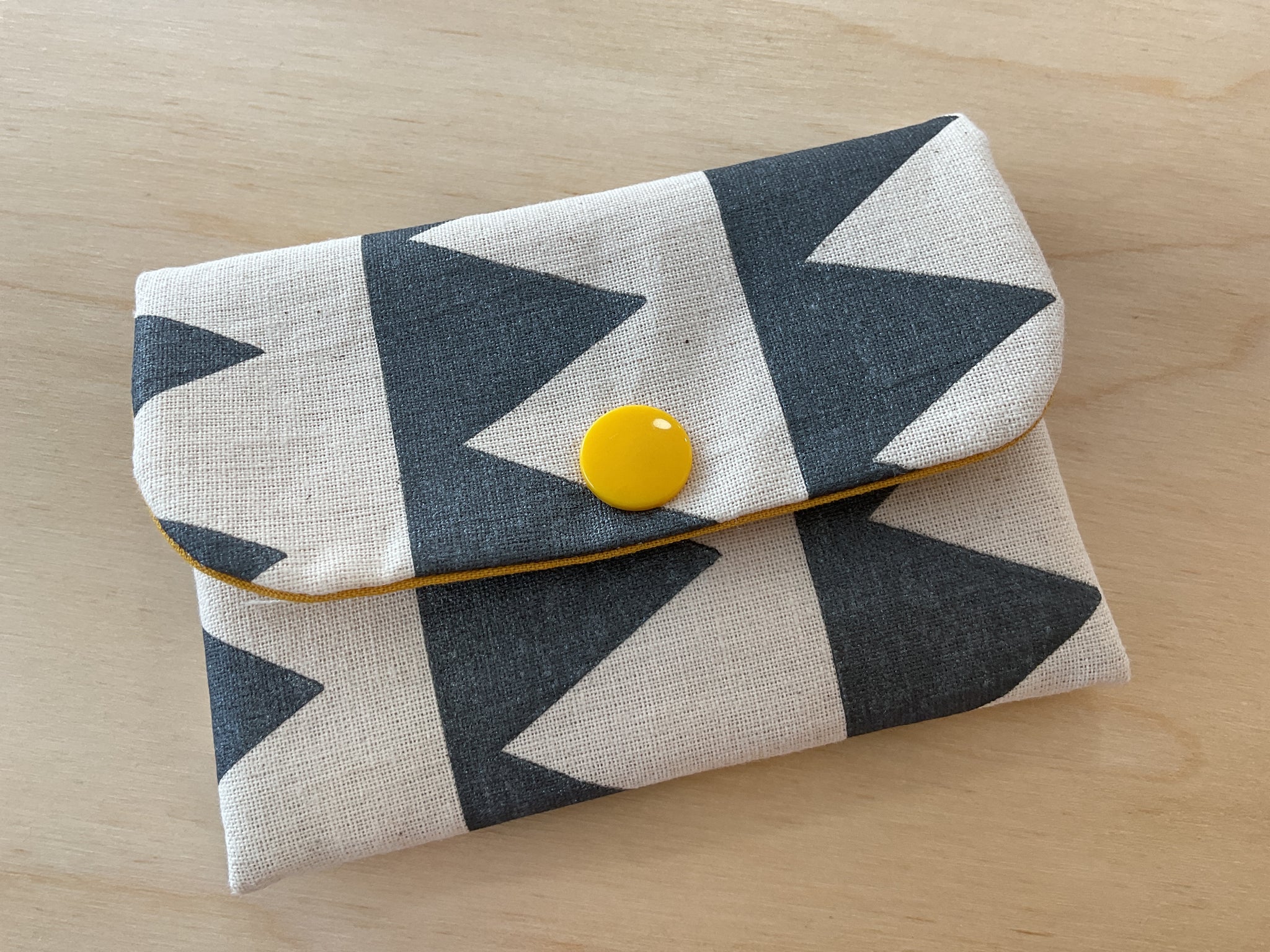 Black And White Triangle Card Wallet