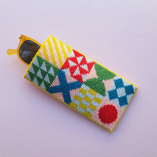 Flags  primary colour glasses case kit