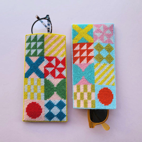 Flags  primary colour glasses case kit