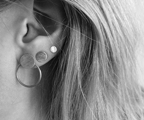 Small hammered disc stud earrings