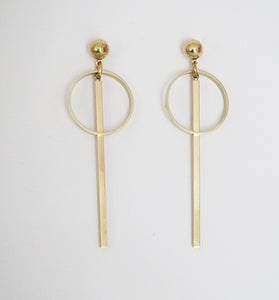 Brass circle & bar dangle earrings