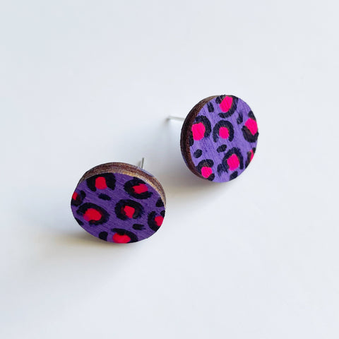 Plywood leopard lilac and neon pink studs