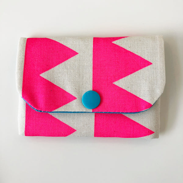 Fluorescent pink triangle credit card wallet purse